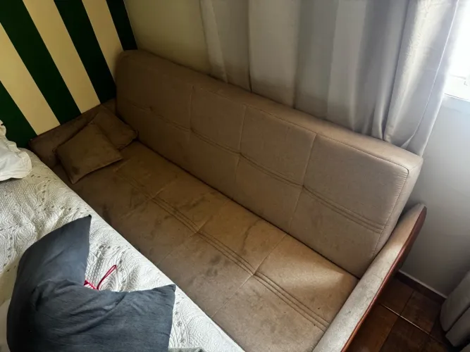 Sofá bege retrátil