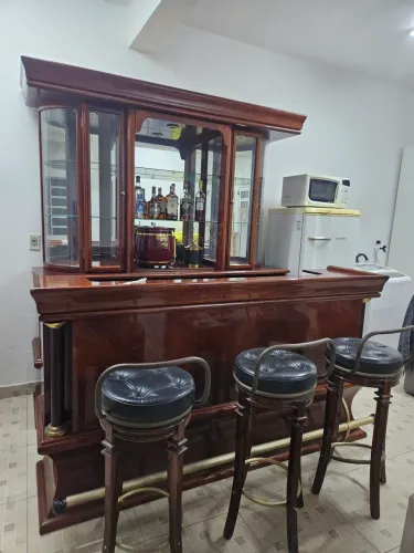 BAR COM CRISTALEIRA LUXO