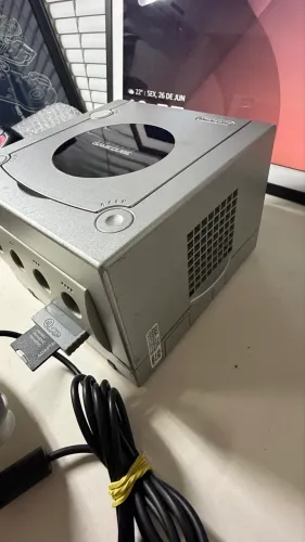 Nintendo GameCube Prata Com Controle e Adaptador SD