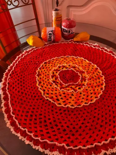 Vendo centro de mesa de crochet.