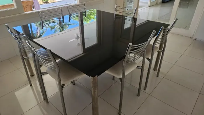 Mesa cozinha com cadeiras