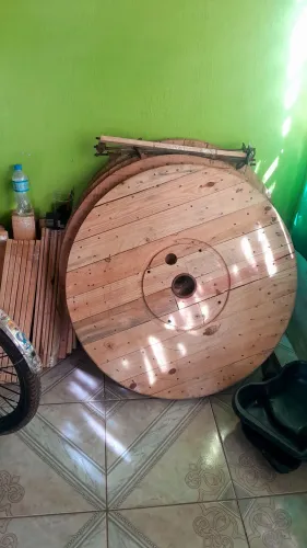 Bobina de madeira (mesa)