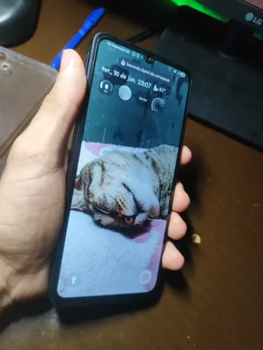 Celular A06 pra sair logo. Chama