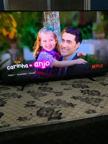 Vendo tv 55 polegadas Samsung, 1 mês de uso, tá com plastico ainda