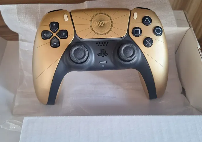 Controle Ps5 Dourado Edição Especial 007 First Light