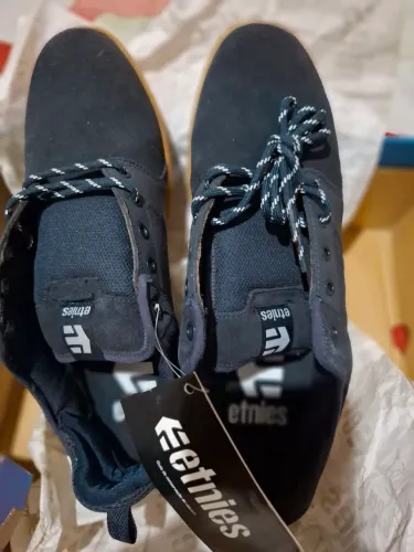 Tênis masculino, Etnies. Estiloso. Novo.