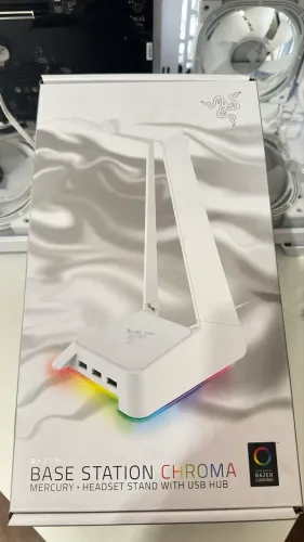SUPORTE DE FONE CHROMA BRANCO DA RAZER
