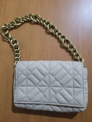 Bolsa em tom nude ZARA