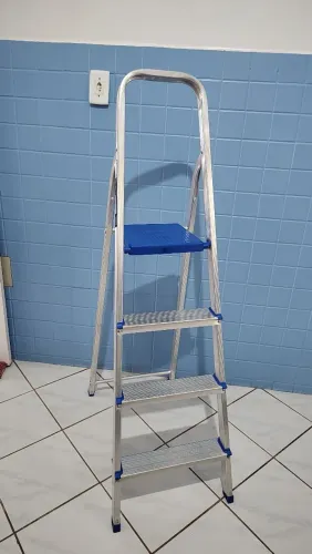 Escada de alumínio