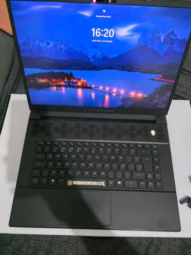 Dell Alienware m16 R1 - i9 13900HX | RTX 4070 | 32 GB RAM | SSD 1 TB