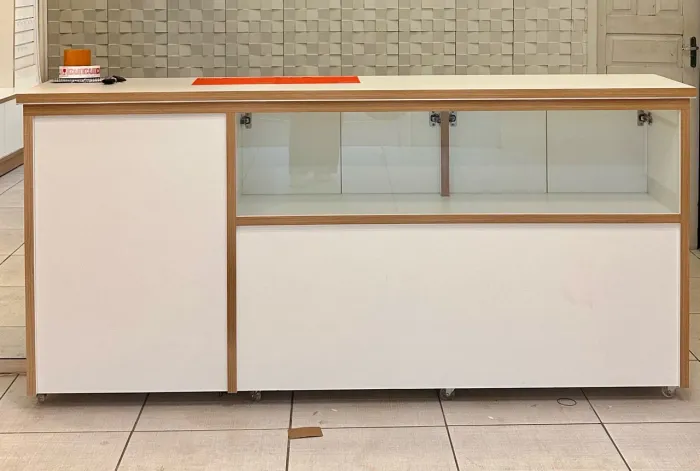Vendo esse balcão de atendimento