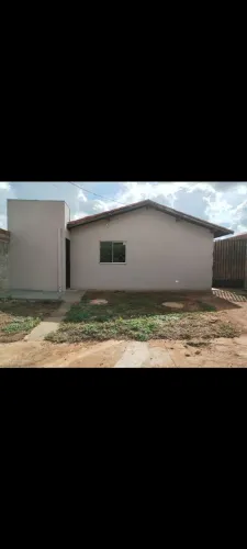 Vendo casa em Condomínio fechado, aceito carro no negócio!