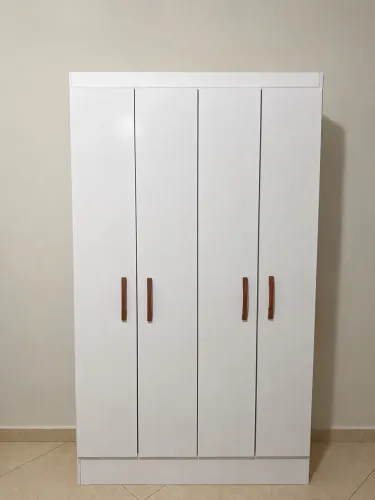 Guarda roupa pequeno multiuso 4 portas