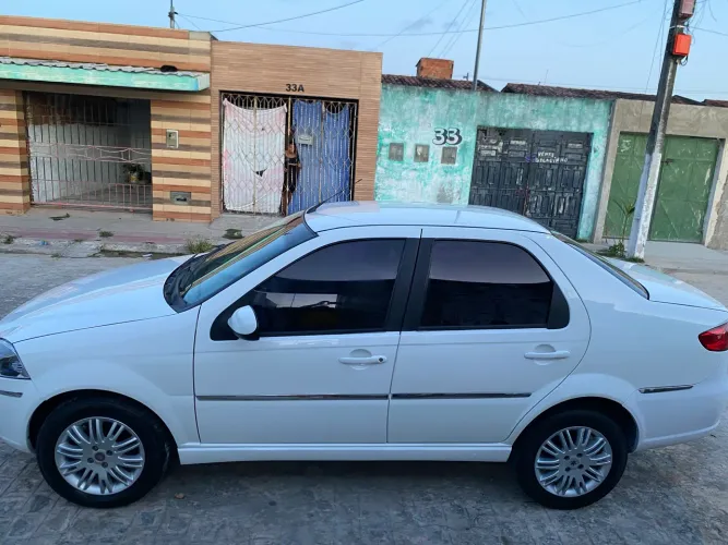 Fiat Siena Tetrafuel 1.4 MPI Fire Flex 8V 4P 2012