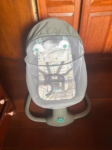 Cadeira de balanço automático para neném.