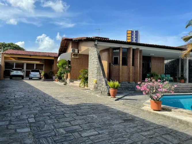 Casa em Rua Otacílio de Albuquerque - Torre - João Pessoa/PB