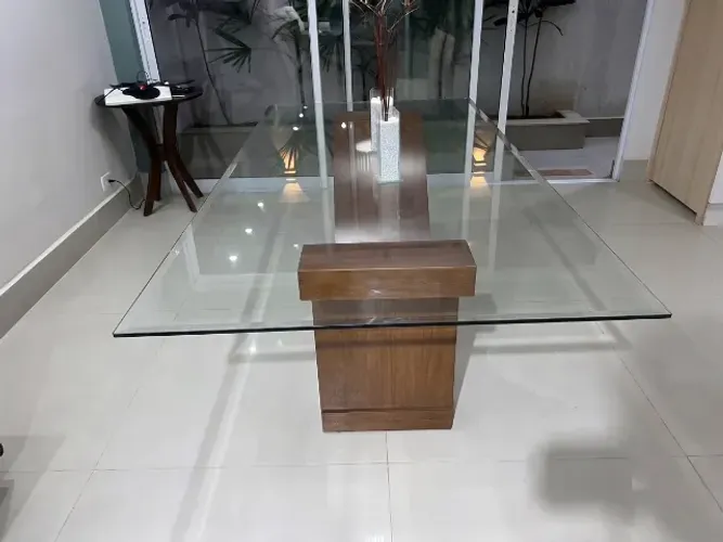 tampo de Mesa de Vidro 2,00 x 1,00 + mesa com detalhe no pé