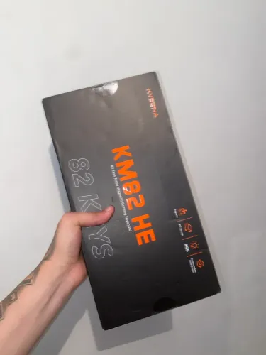 Teclado Mecânico Kysona KM82 HE 82 Teclas Magnético RGB PBT