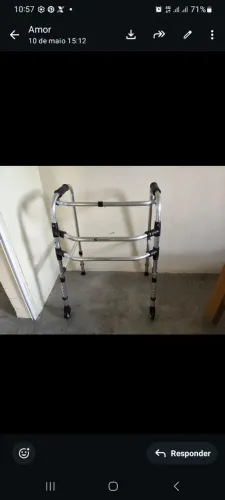 Andador com rodas