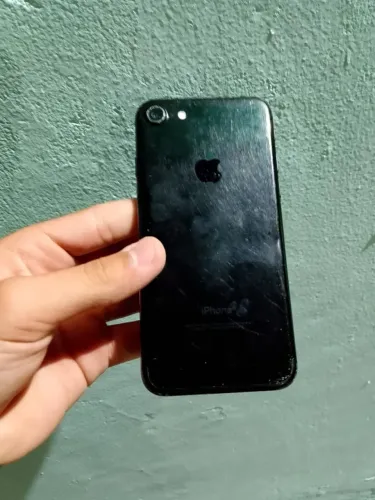 VENDO IPHONE 7, COM 100% DE BATERIA, COM ALGUMAS MARCAS DE USO, VENDO POR 300$