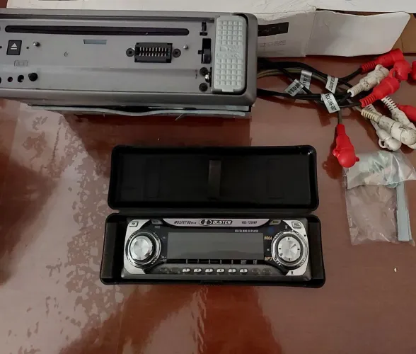 Toca CD Player Automotivo H-Buster Chevrolet MP3 (Com Chicote e Estojo da Frente)