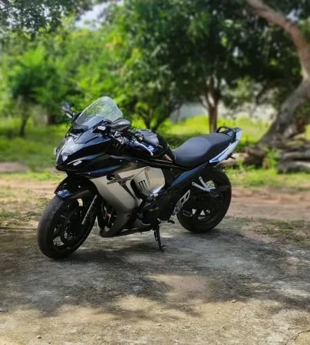Gsx 650f extremamente conservada de garagem revisada