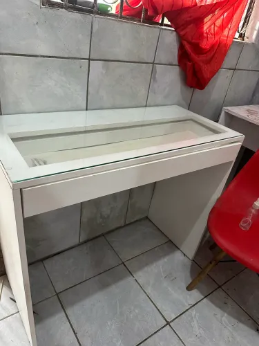 Mesa gavetão com vidro 