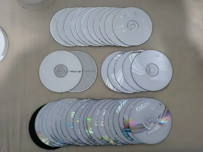 Lote 35 Mídias CD-R, DVD-R e DVD-RW Virgens (Desapego Total)