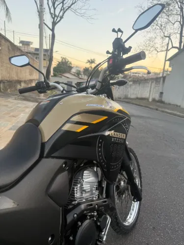 XTZ 250 Lander