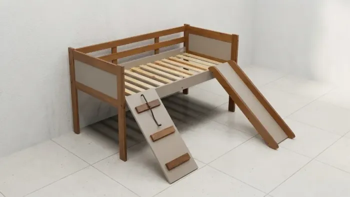 Cama Infantil Garatuja Tok&Stok com escorregador e escalada (usada)