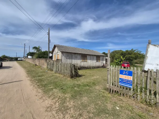 Casas com área de 5 hec.( vai até a lagoa)