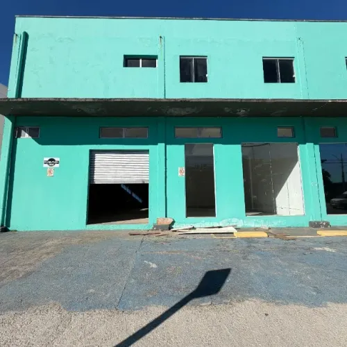 Sala comercial 90m² ao lado de esquina com estacionamento