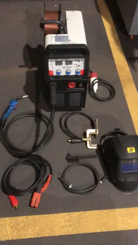 MIG Kende NBC-270Si Trifásica 380V/270A Industrial