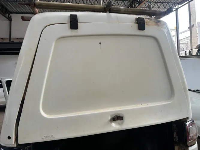 Capota de Fibra Strada endurece cabine simples