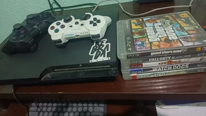 PlayStation 3 Desbloqueado com varios jogos midia fisica original