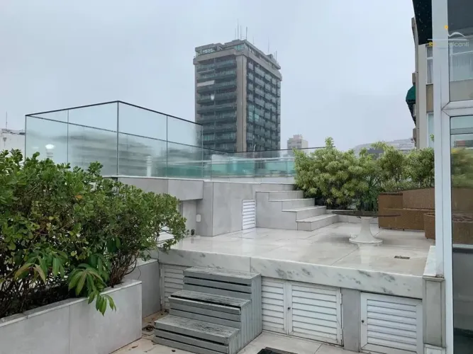 Av Vieira Souto - Cobertura Triplex - Alto Luxo - Totalmente reformada -
