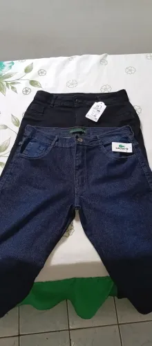 Vendo calças jeans masculino tamanho 42 e feminina tamanho 40 novas