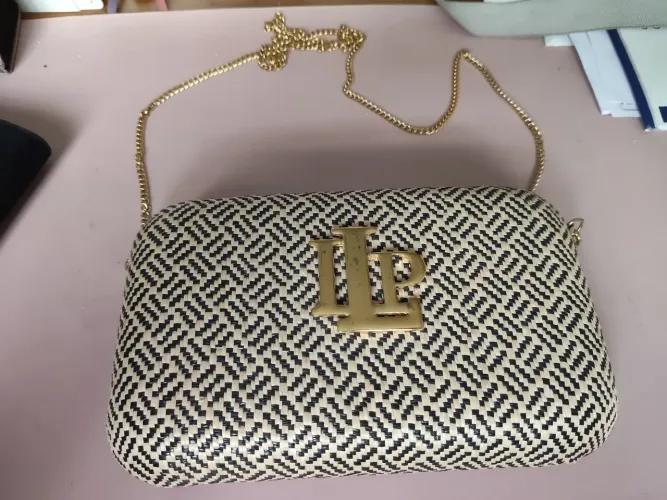 Carteira/ bolsa lança perfume 