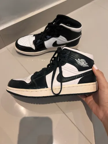 tênis air jordan 1 mid panda preto tam 37.