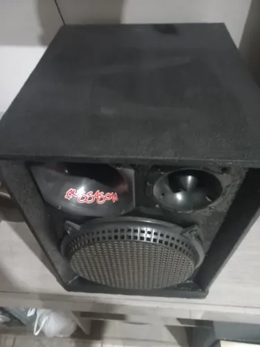 Caixa de som para moto.