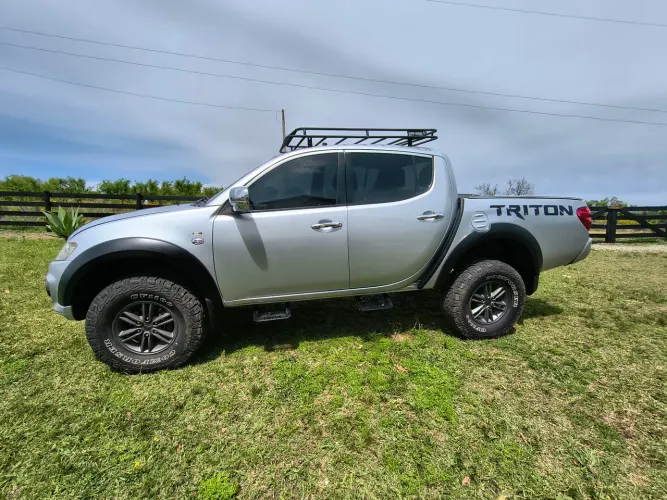 Mitsubishi L200 Triton HPE 3.2 CD TB Int.diesel AUT 2015