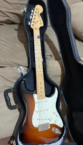 Fender stratocaster e Ibanez tod10n