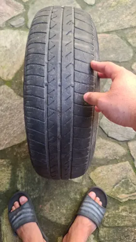 Vendo esse pneu 165/70 R13