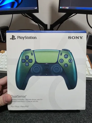 Controle Ps5 Dual Sense verde metálico<br>R$399,00