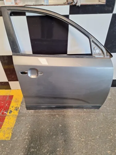 Porta Dianteira Lado Direito Kia Sorento 2.4 2011 / 2012  Dianteira Direita Chumbo