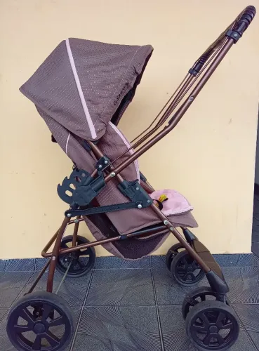 Vendo carrinho de bebê 