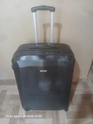 Mala Samsonite Preta com Cadeado TSA - Usada