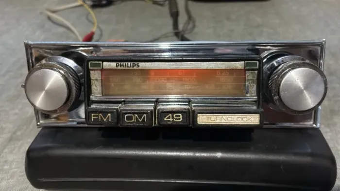 Rádio Automotivo Philips Turnolock AM/FM Vintage 