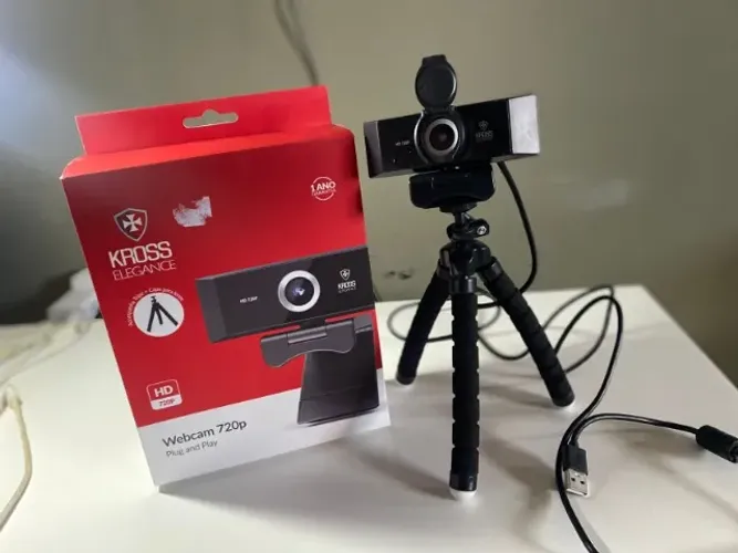 Webcam Kross Hd720p Usb Com Tripé Ajustável Preto Ke-wbm720p