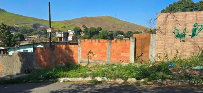Terreno 300m2 no centro de Queimados